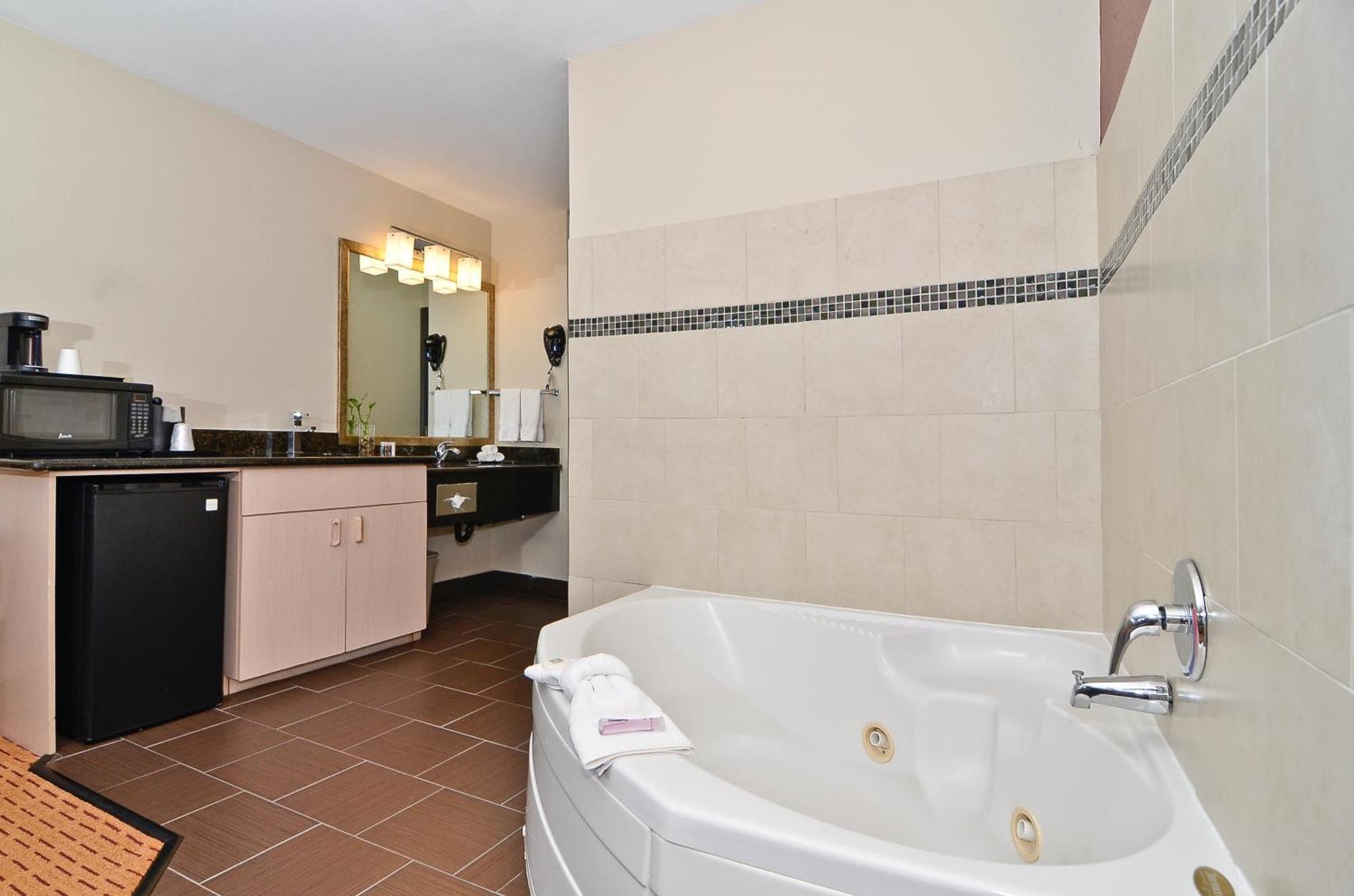 Clackamas Inn And Suites Номер фото