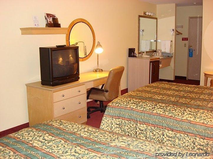 Clackamas Inn And Suites Номер фото