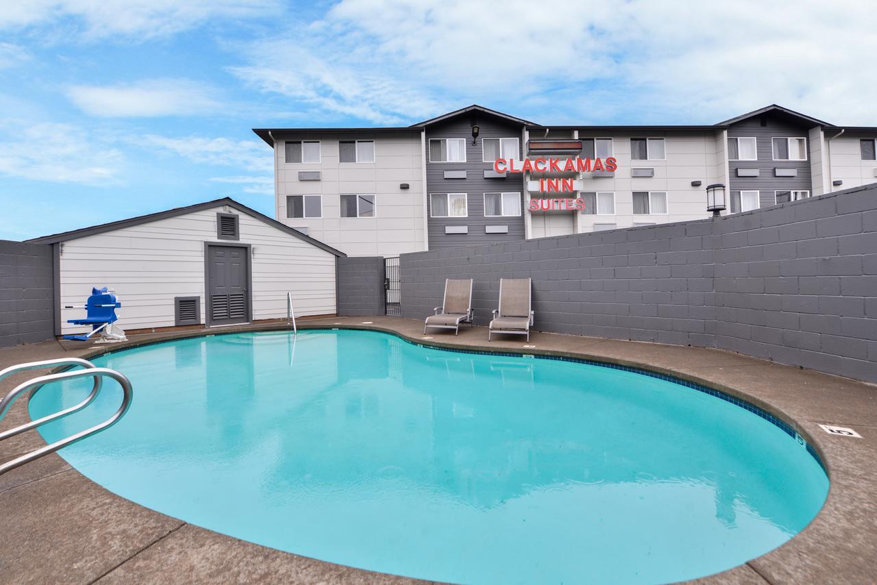 Clackamas Inn And Suites Экстерьер фото