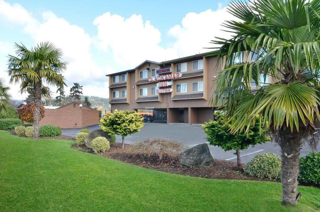 Clackamas Inn And Suites Экстерьер фото